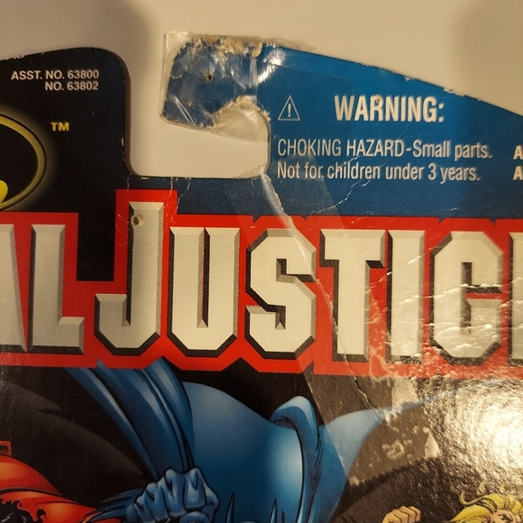 VINTAGE AQUAMAN BUNDLE 1996 AQUAMAN ACTION FIGURE NIB & AQUAMAN COMICS # 1 & 2 - Picture 15 of 15